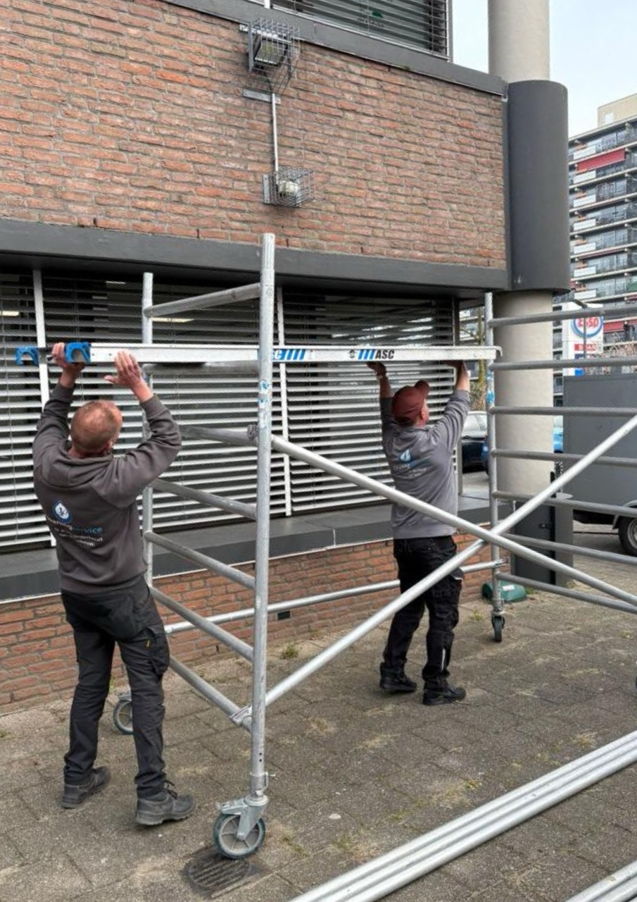 JP Cleaning | Glasbewassing met steiger Glazenwasser bedrijf Arnhem