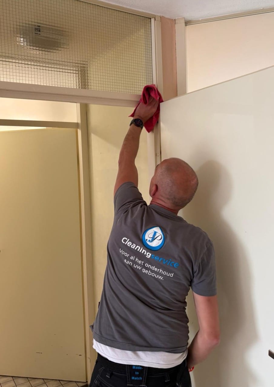 JP Cleaning | Trappenhuis schoonmaak Professionele eindschoonmaak bouwproject